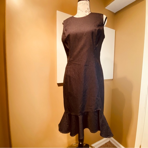 Calvin Klein Black/White Pinstripe Pencil Dress Zipper in the back - Picture 14 of 16